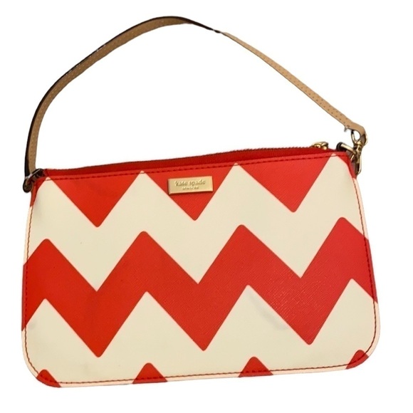 Kate Spade wristlet bag in very good condition. - Picture 2 of 9